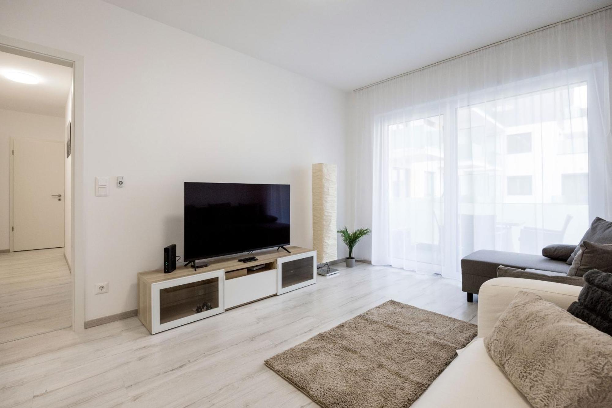 Bb - 2br With Parking Close To Centre Apartament