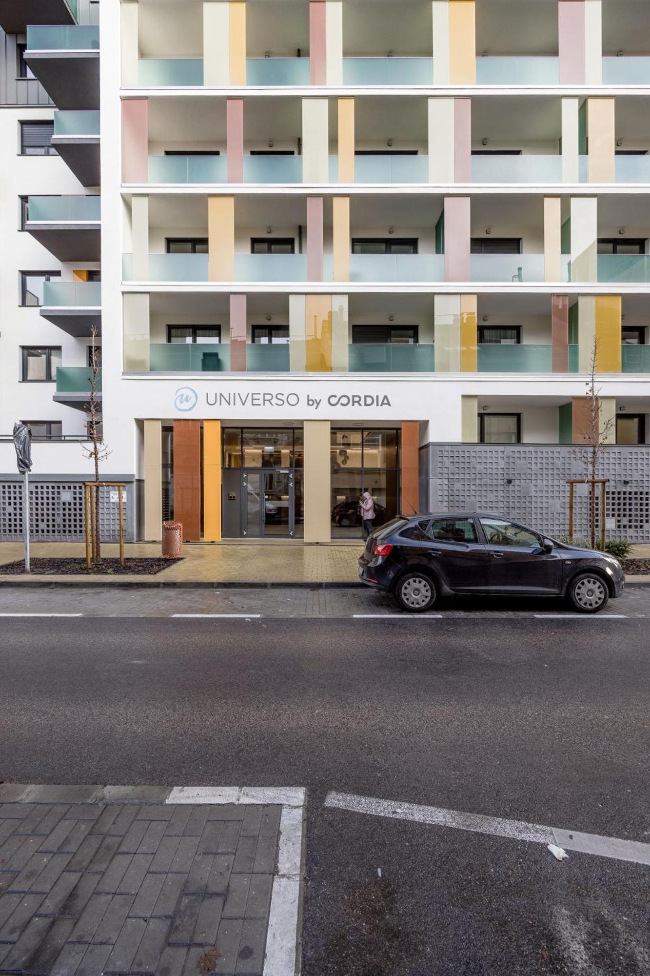 Bb - 2br With Parking Close To Centre *