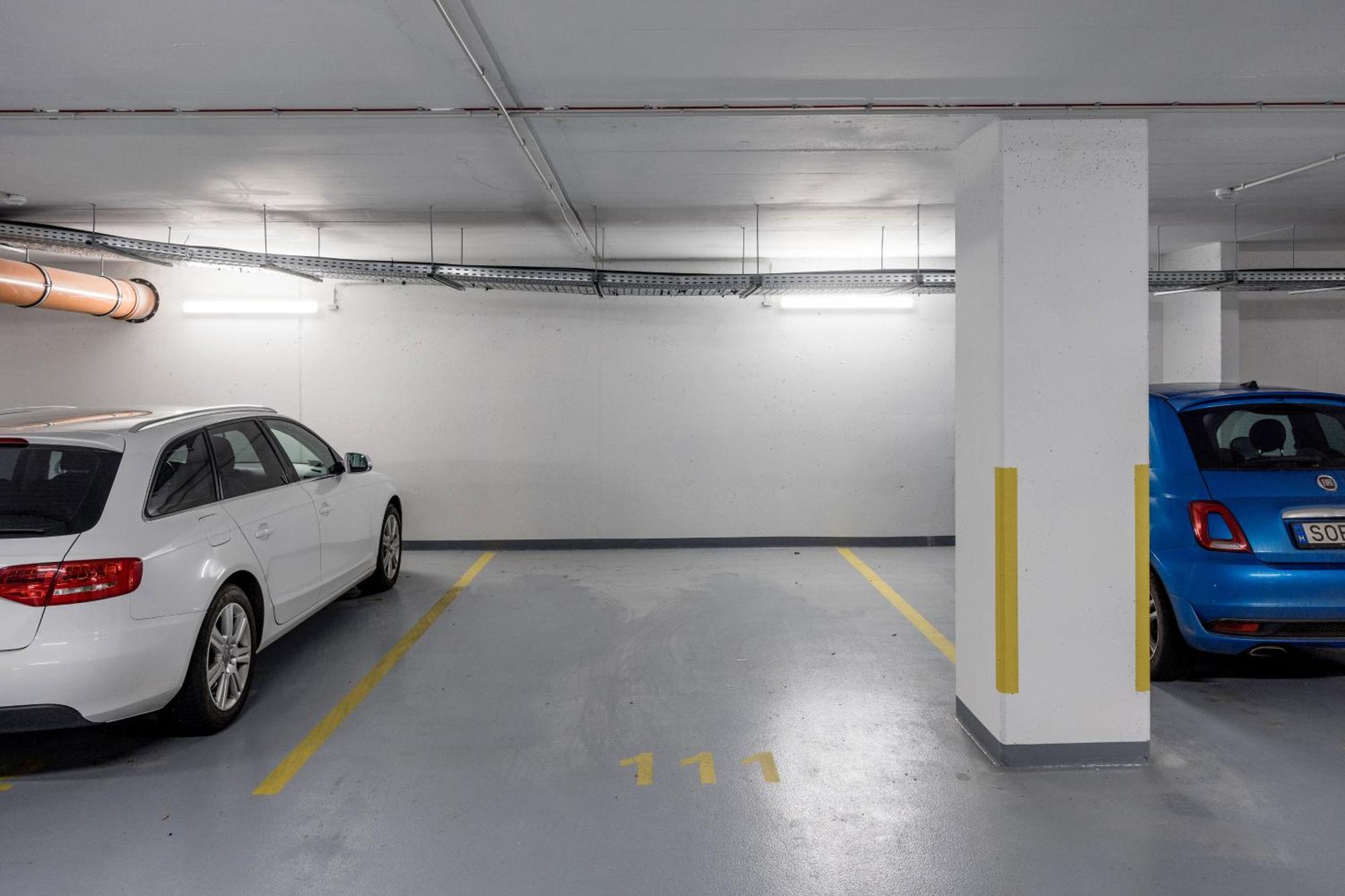 Bb - 2br With Parking Close To Centre Apartament *