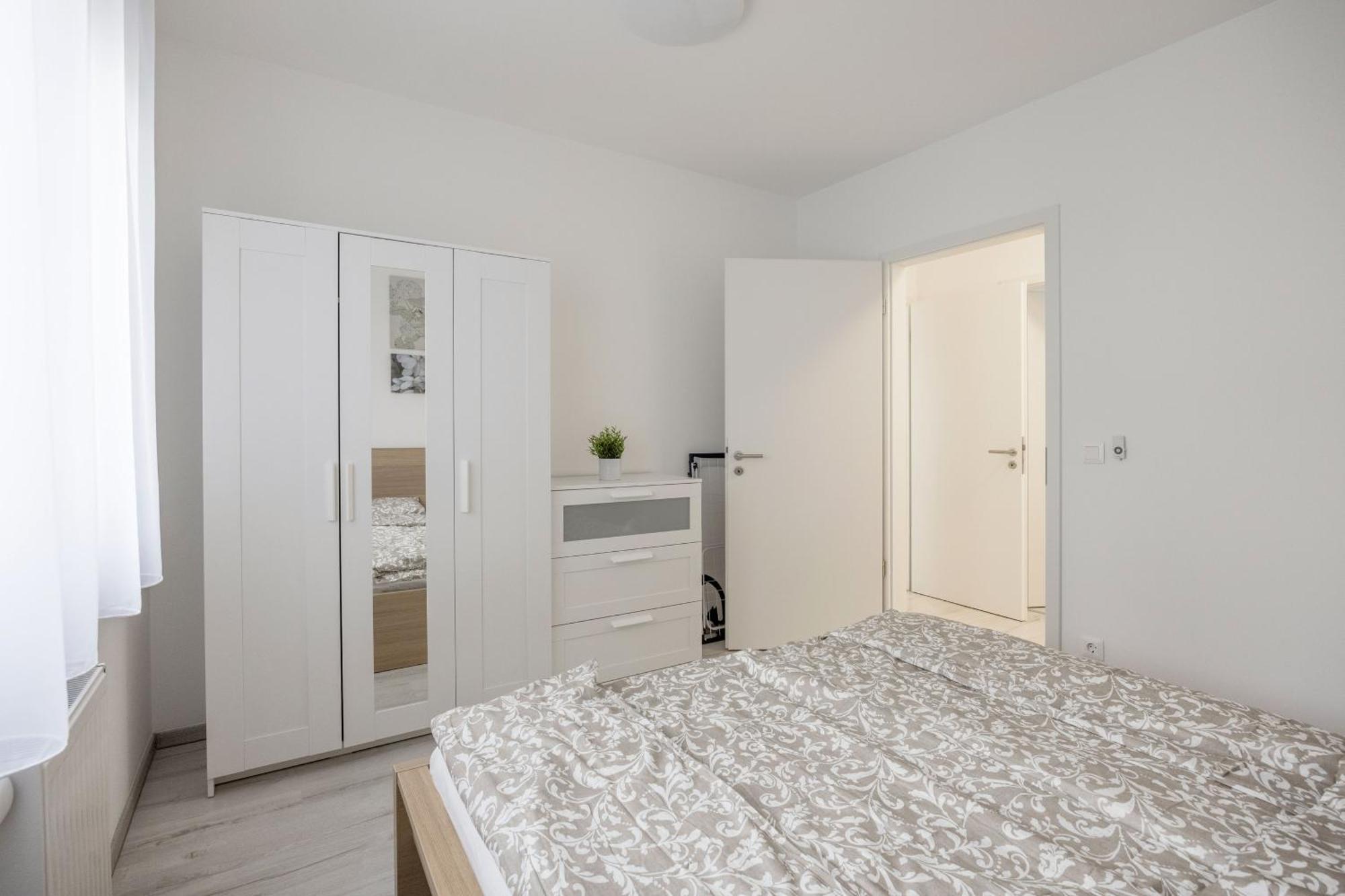 Bb - 2br With Parking Close To Centre Apartament *