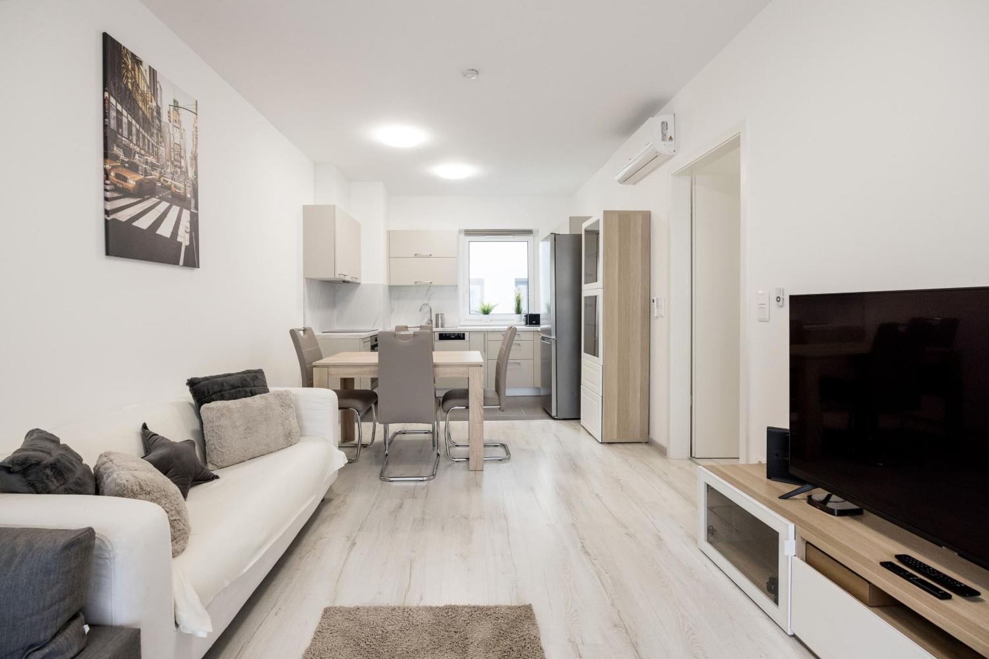 Bb - 2br With Parking Close To Centre Apartament *